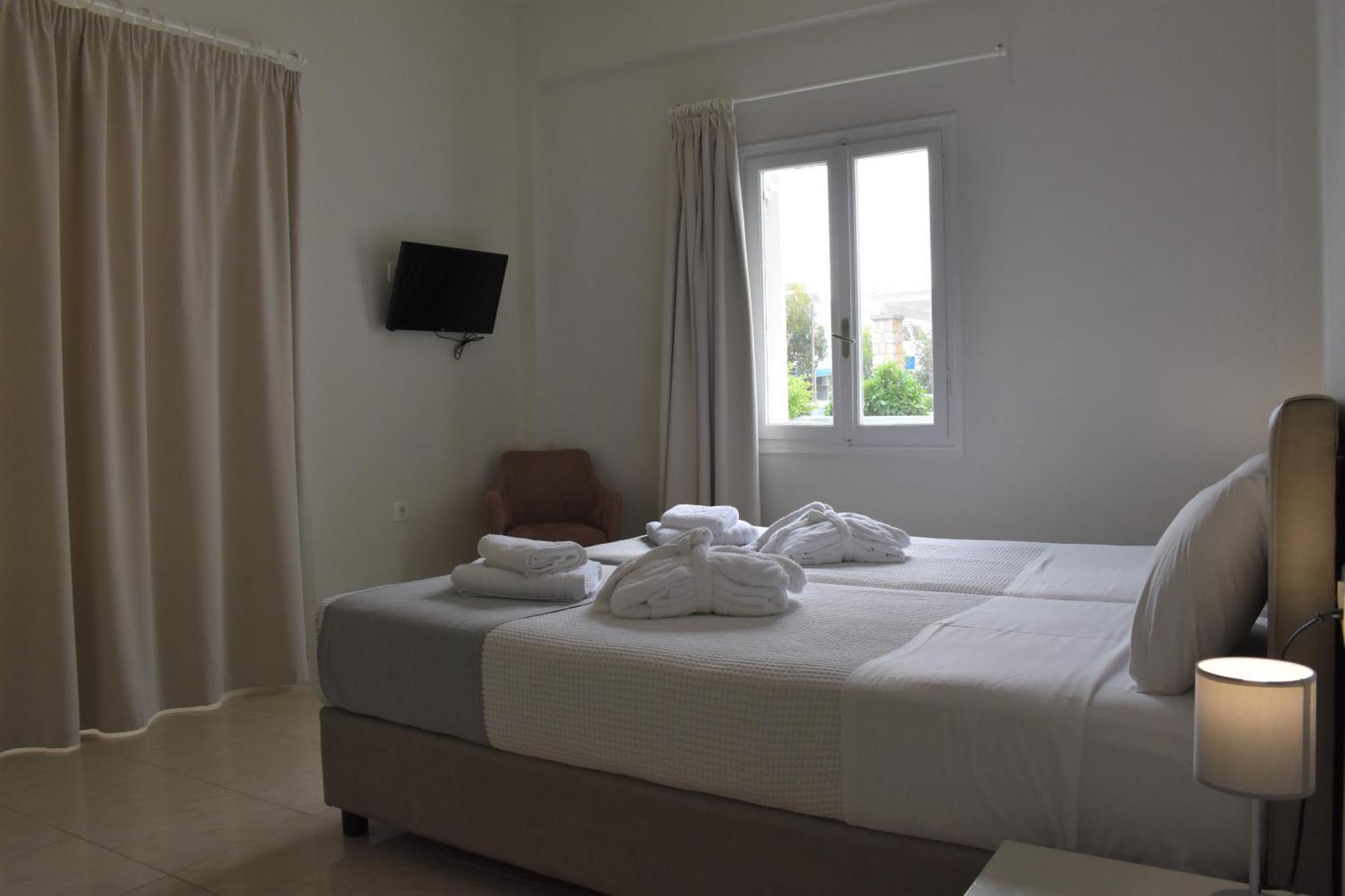 De_Naxia Suites Perissa  Zimmer foto