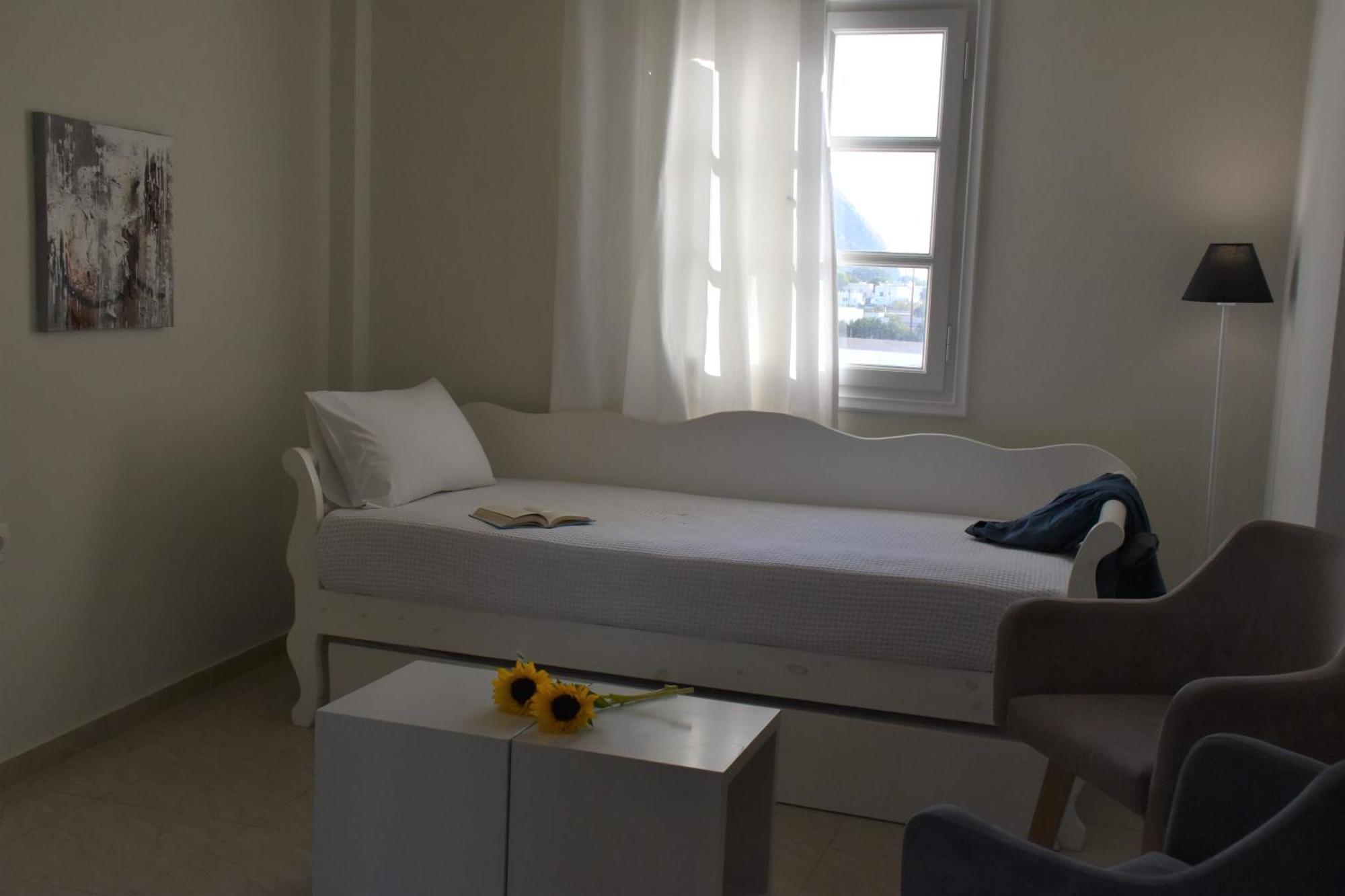 De_Naxia Suites Perissa  Zimmer foto