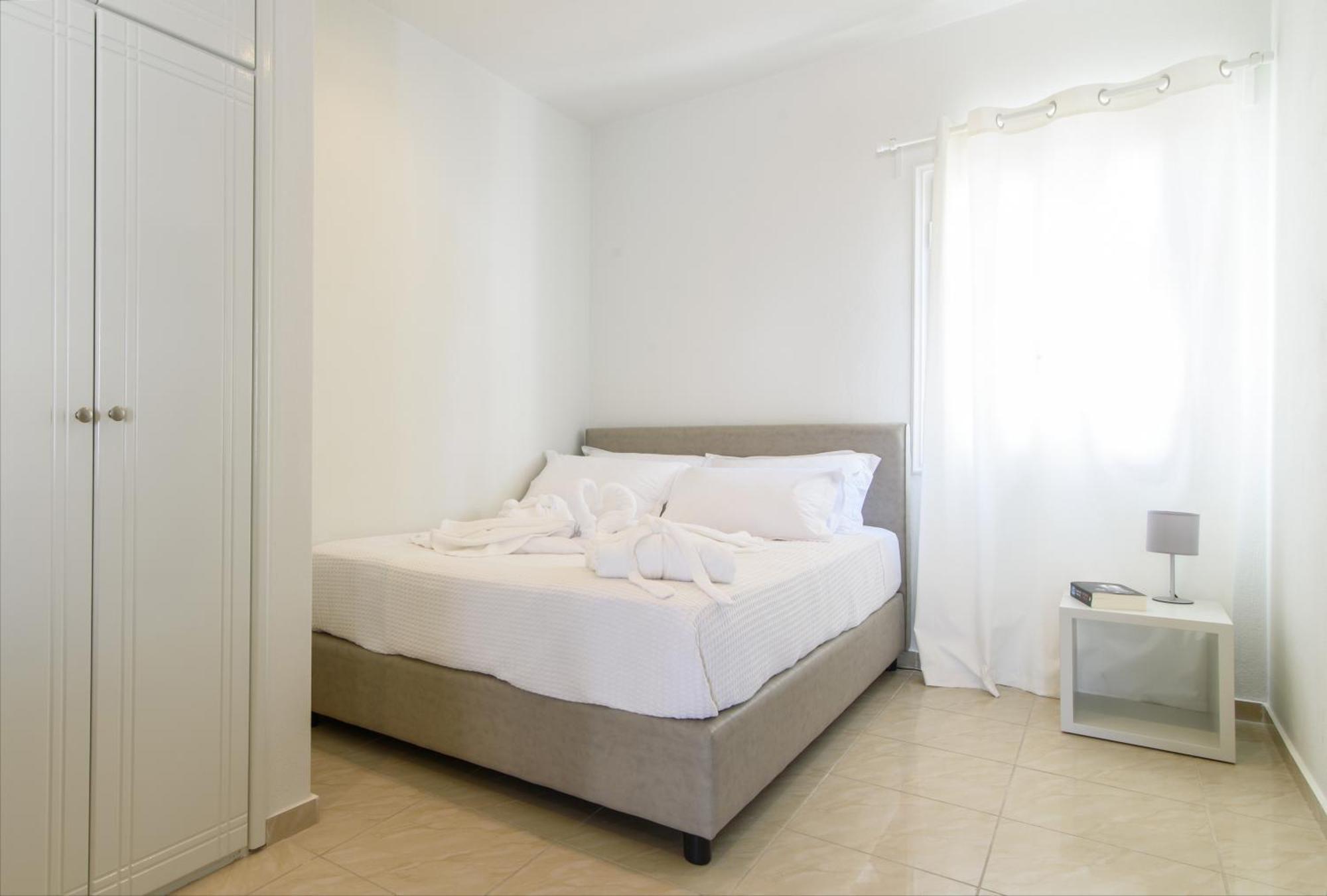 De_Naxia Suites Perissa  Zimmer foto
