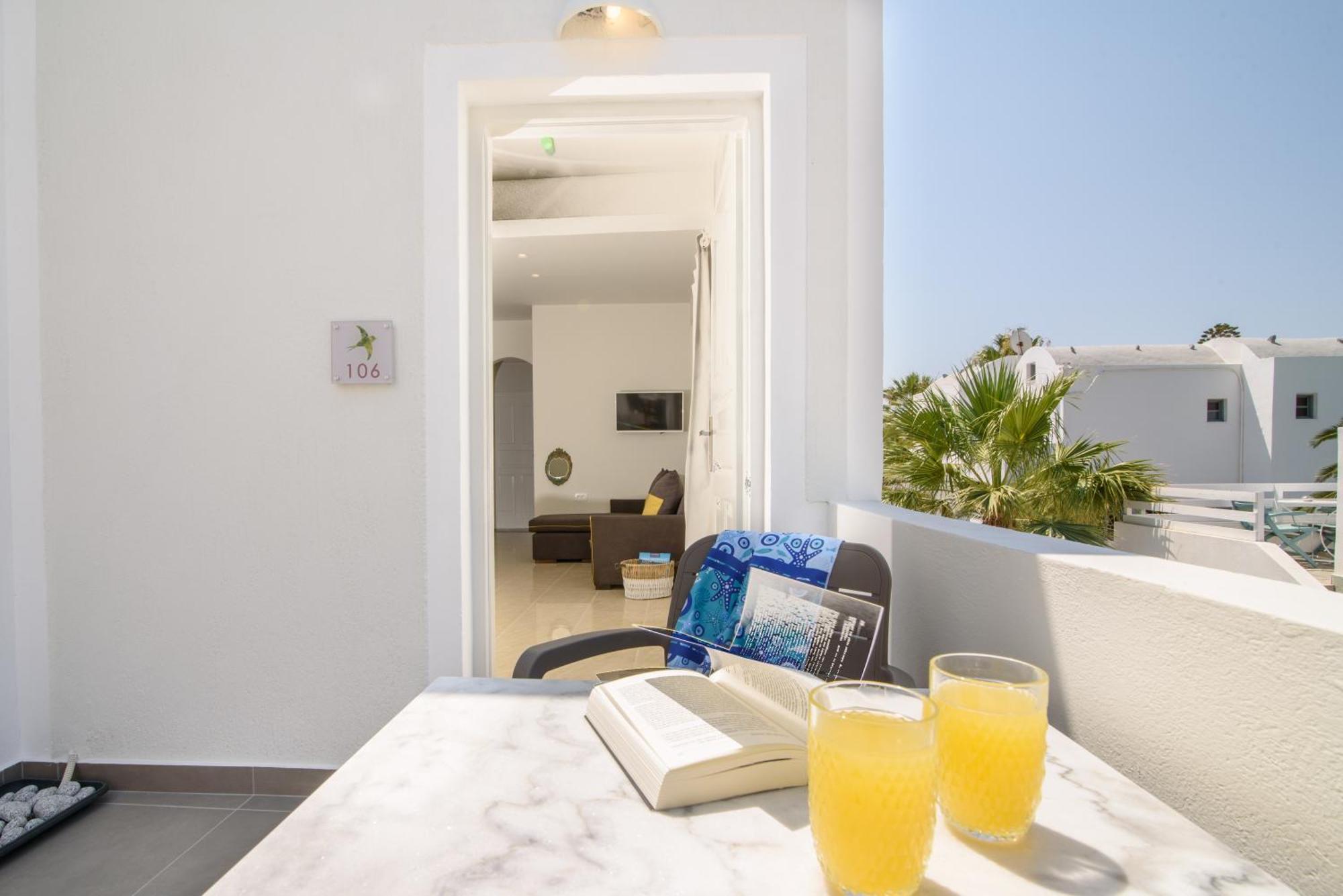 De_Naxia Suites Perissa  Zimmer foto